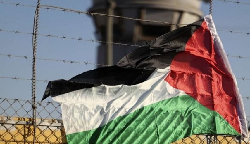 تداوم اعتصاب غذای ۱۴ اسیر فلسطینی و انتقال به سلول انفرادی