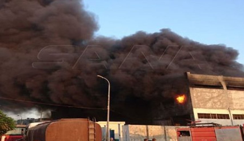 8 إصابات بحريق ضخم في المدينة الصناعية بحلب السورية