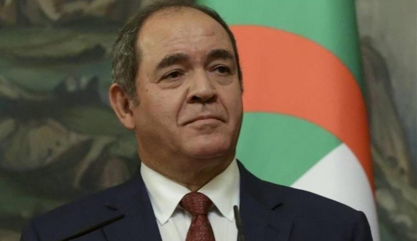 وزير الخارجية الجزائري يصل السودان لبحث ازمة سد النهضة