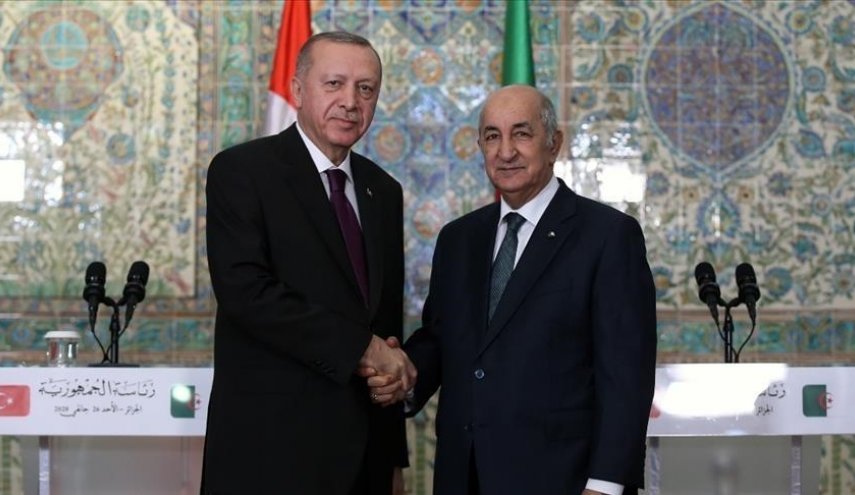 الرئيس التركي يبحث مع نظيره الجزائري تطورات تونس