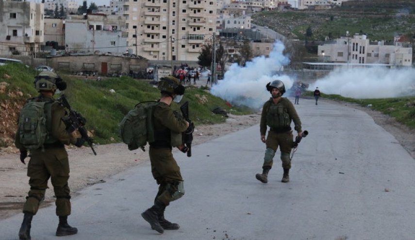 اندلاع المواجهات بين الشبان الفلسطينيين وقوات الاحتلال في بلدة بيتا