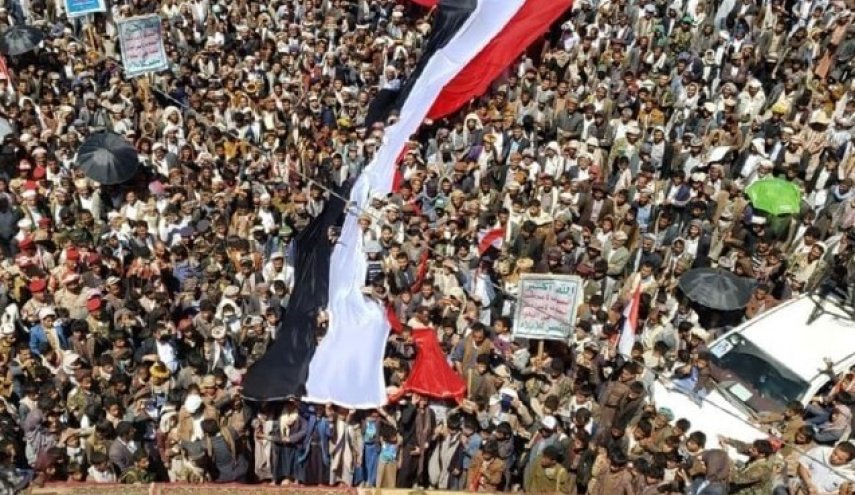 اليمنيون يستعدون للخروج في مسيرة ضد الحصار ورفع سعر الدولار الجمركي