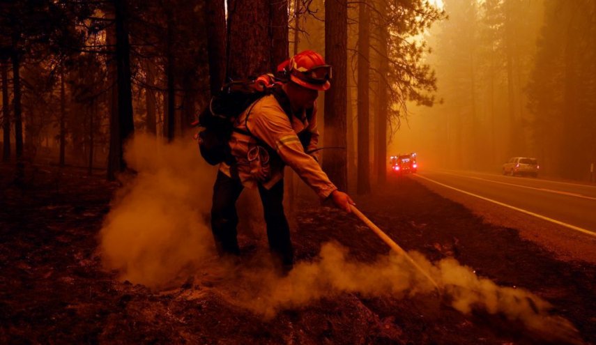 حريق ديكسي فاير يستعر ويصبح ثاني أكبر حريق في تاريخ كاليفورنيا