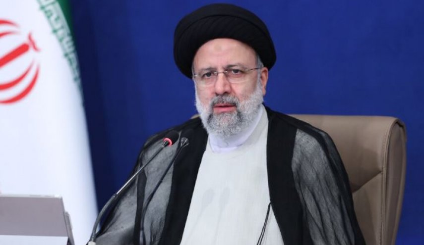 الرئيس الإيراني يقدم قائمة الوزراء المقترحين الى البرلمان