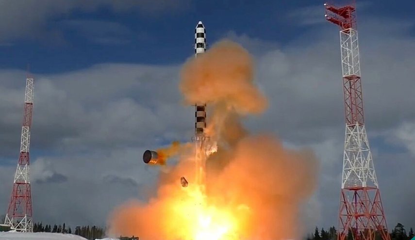 روسيا تعزز مخزون أسلحتها الاستراتيجية بـ 15 صاروخا عابرا للقارات
