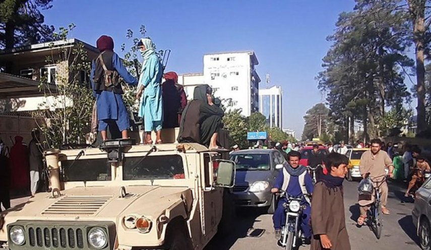 طالبان تسيطر على مدينة 