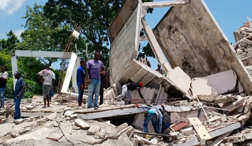 افزایش تلفات زلزله هائیتی به ۳۰۴ کشته و ۱۸۰۰ مصدوم
