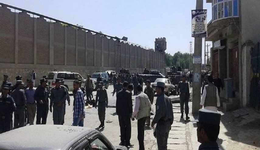 گزارش‌ها درباره آتش‌سوزی و تیراندازی در فرودگاه کابل
