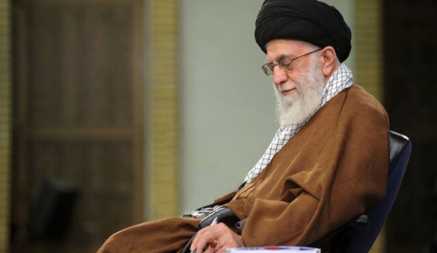 قائد الثورة الاسلامية يعين الادميرال شهرام ايراني قائدا للقوة البحرية للجيش