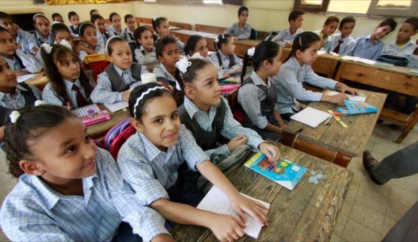 مصر تضع شرطا للمعلمين لدخول المدارس 