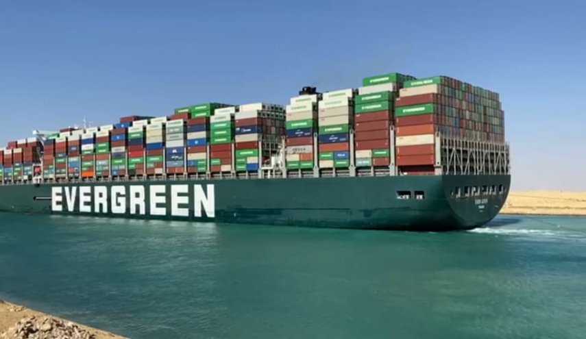  هيئة قناة السويس: سفينة 'إيفر غيفن'عبرت القناة بنجاح