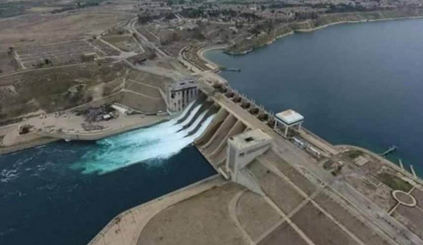 خسائر كبيرة في مخزون بحيرة الفرات بسبب استيلاء تركيا على مياه سوريا

