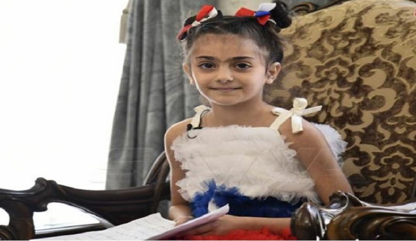 شاهد: طفلة سورية تتلقى هدايا ورسالة من الرئيس الروسي