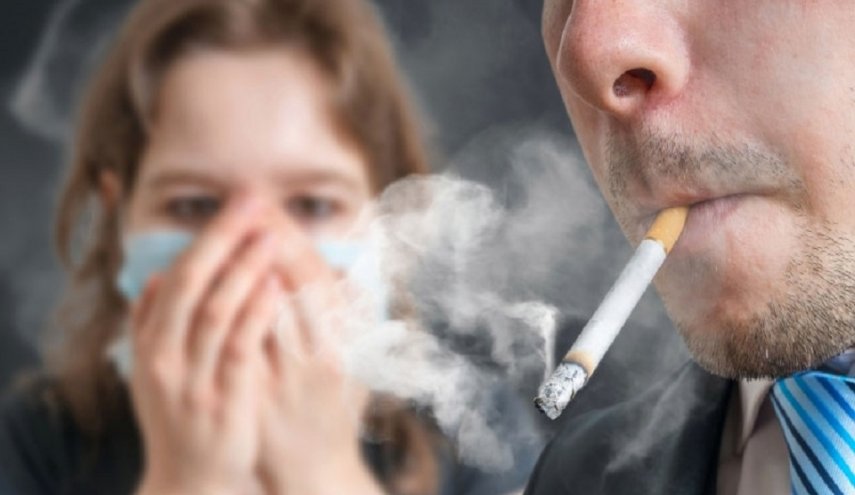 كورونا: ارتفاع معدل التدخين بين الشباب أثناء الإغلاق في إنجلترا