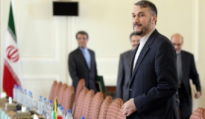 وزير الخارجية الايراني يشارك في مؤتمر بغداد 