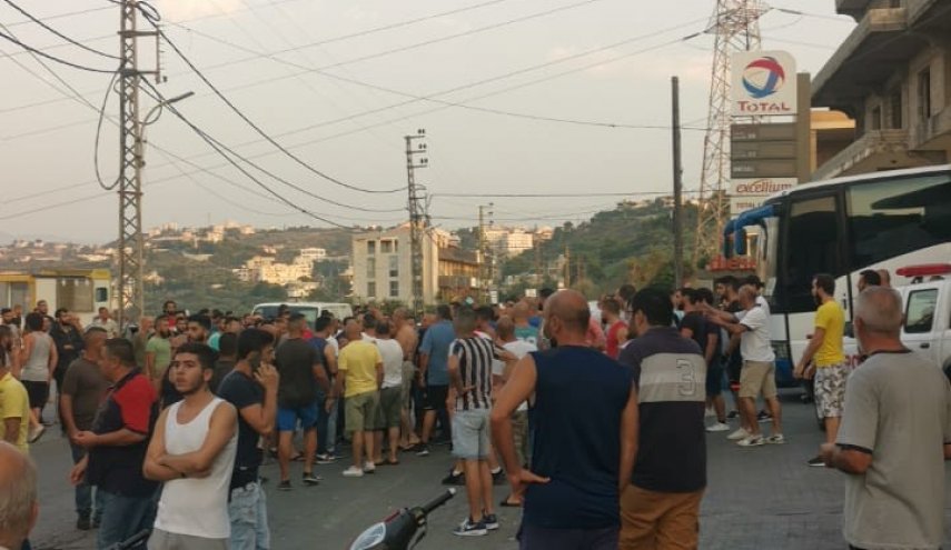 6 جرحى في اشتباكات بسبب نقص البنزين في لبنان