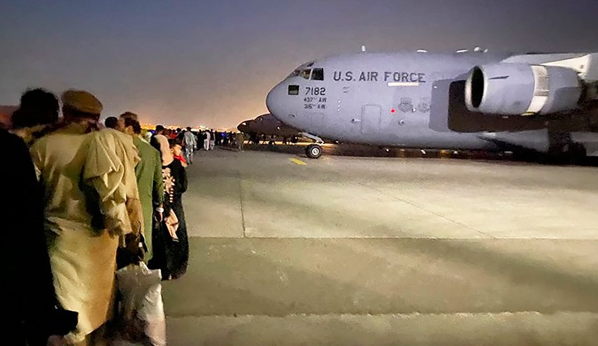 رويترز: طالبان تنتظر الإشارة من الأمريكيين لتسيطر على مطار كابل