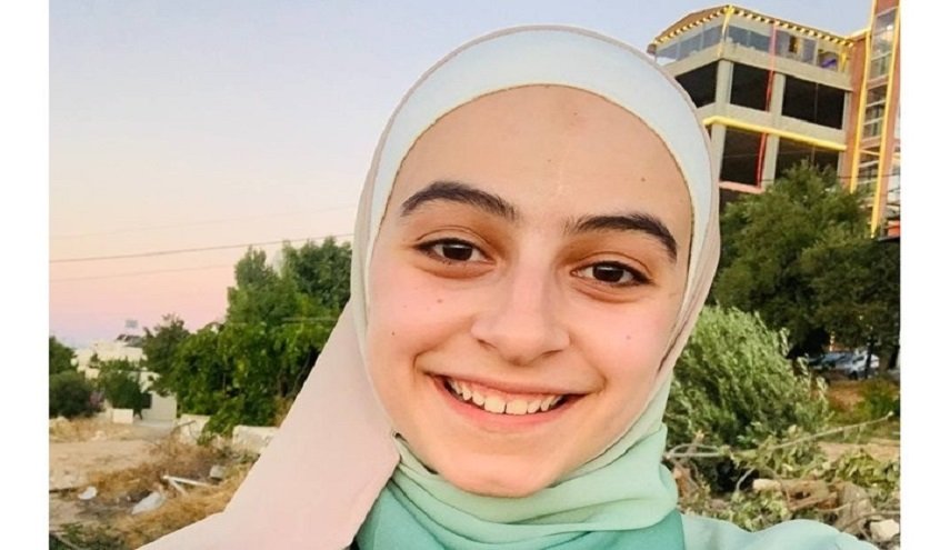 طالبة أردنية تقاوم الاحتلال الاسرائيلي على طريقتها