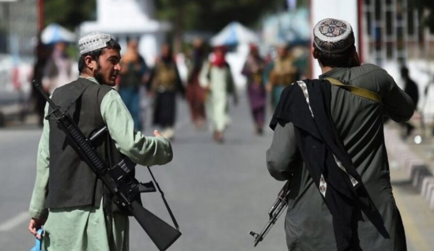 طالبان تأمر بحبس مطلقي النار في الاحتفالات وتجردهم من السلاح
