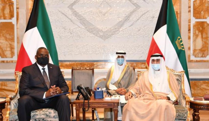 أمير الكويت يستقبل وزير الدفاع الأميركي