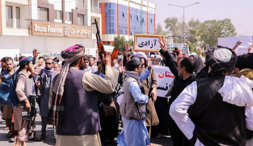 ردود فعل القوى السياسية في أفغانستان على حكومة 
