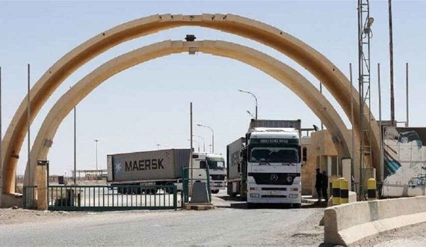الأردن يفتح حدوده البرية امام العراق للشاحنات والأفراد