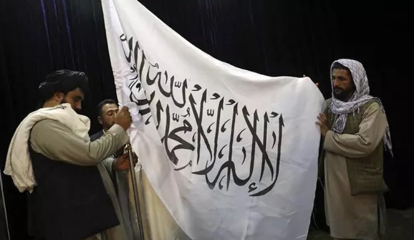 برافراشته شدن پرچم طالبان بر فراز کاخ ریاست جمهوری افغانستان