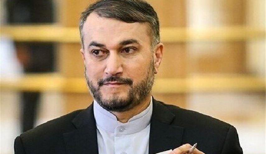 وزير الخارجية الايراني يتلقى برقيات تهنئة من وزراء خارجية 4 دول