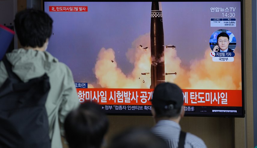 الكرملين: نتابع عن كثب الوضع حول إطلاق صواريخ في كوريا الشمالية
