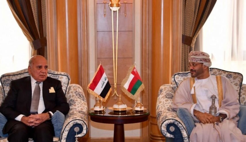 وزير خارجية العراق يبحث تطوير العلاقات مع نظيره العماني