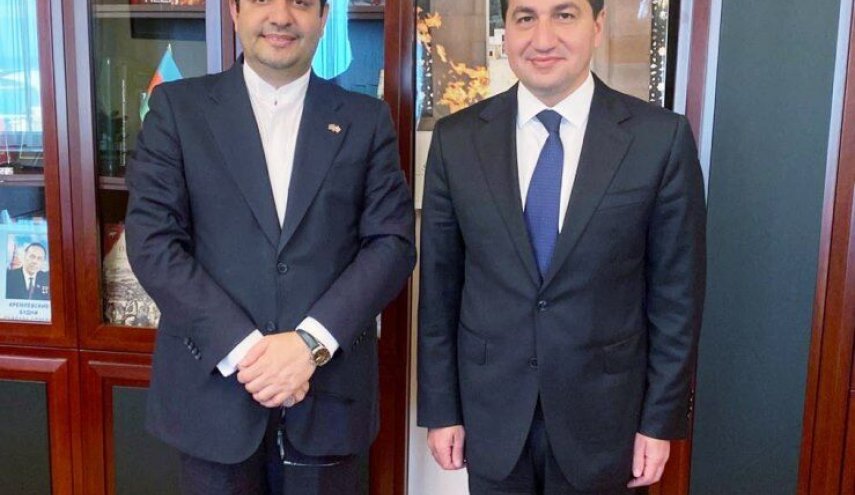 السفير الايراني في باكو يلتقي بمساعد الرئيس الاذربيجاني