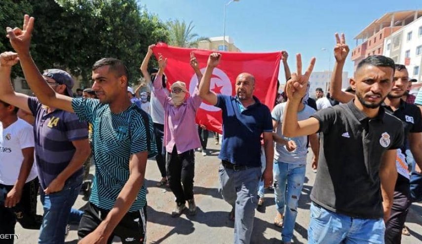تظاهرات هواداران و مخالفان تدابیر رییس جمهور تونس