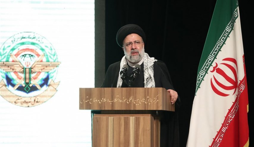 الرئيس الايراني: الصحوة في المنطقة تحققت ببركة دماء الشهداء وستستمر