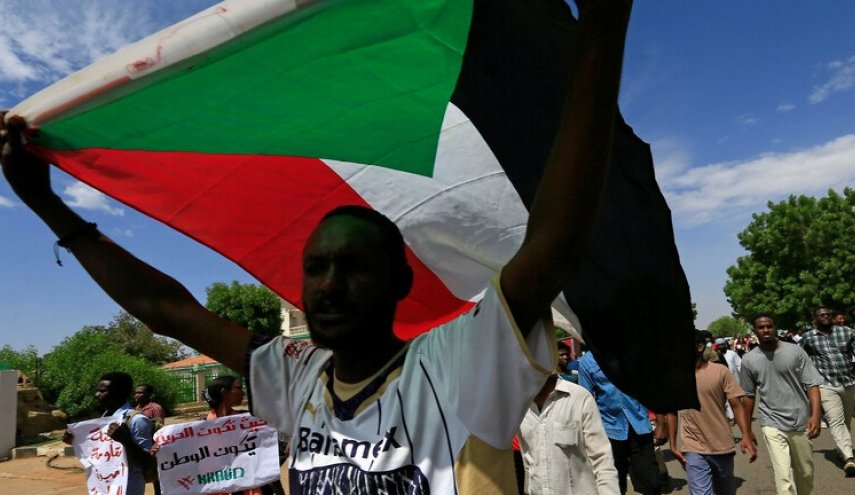 تجمع المهنيين السودانيين: فلول النظام السابق يريدون الانقضاض على الثورة