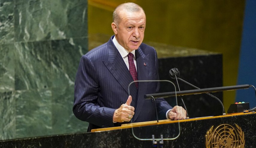 أردوغان يتهم واشنطن بالفشل في مساعدة اللاجئين الافغان