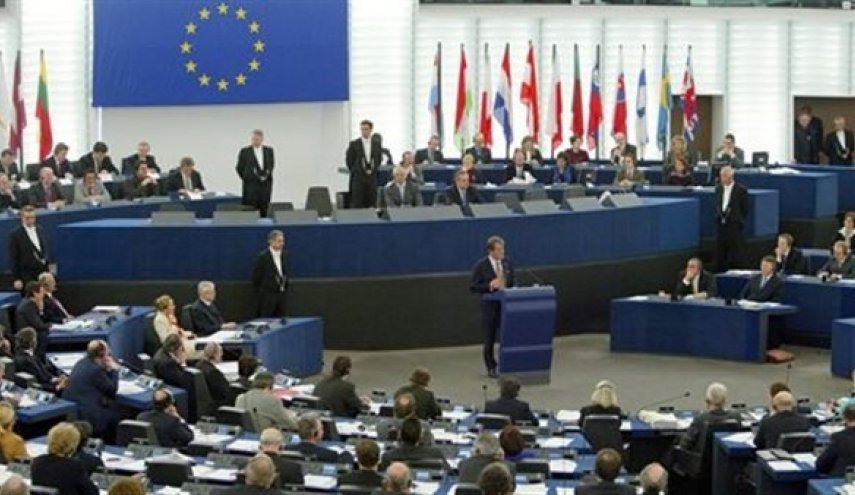 الاتحاد الأوروبي يدعو إلى وقف فوري لأعمال التصعيد في شمال كوسوفو
