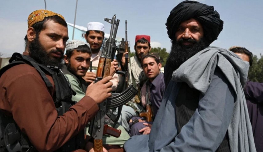 وزير دفاع افغانستان يهاجم مسلحين منضمين حديثا لطالبان بعد انتهاكات عنيفة
