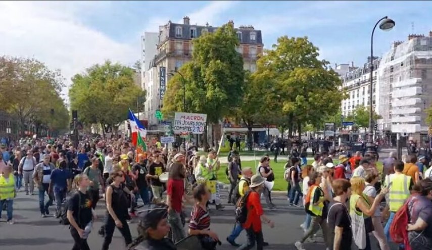 مظاهرة جديدة في فرنسا ضد التصاريح الصحية في باريس

