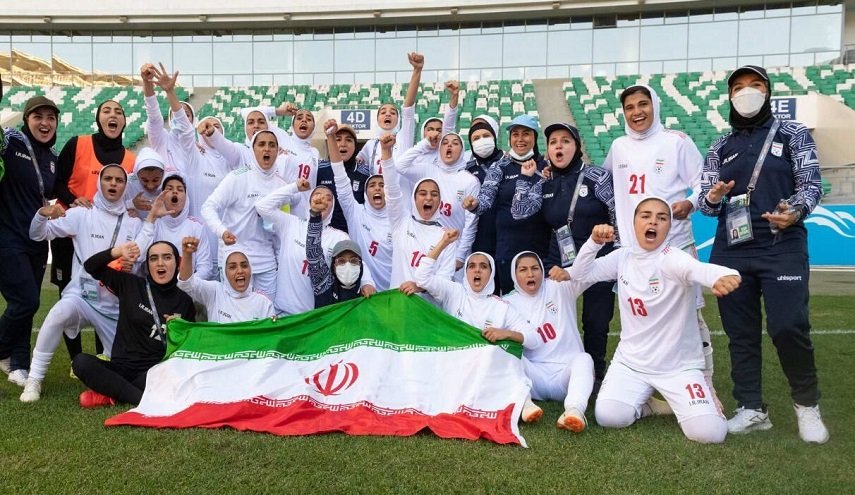 الاتحاد الآسيوي لكرة القدم: المرأة الإيرانية تصنع التاريخ