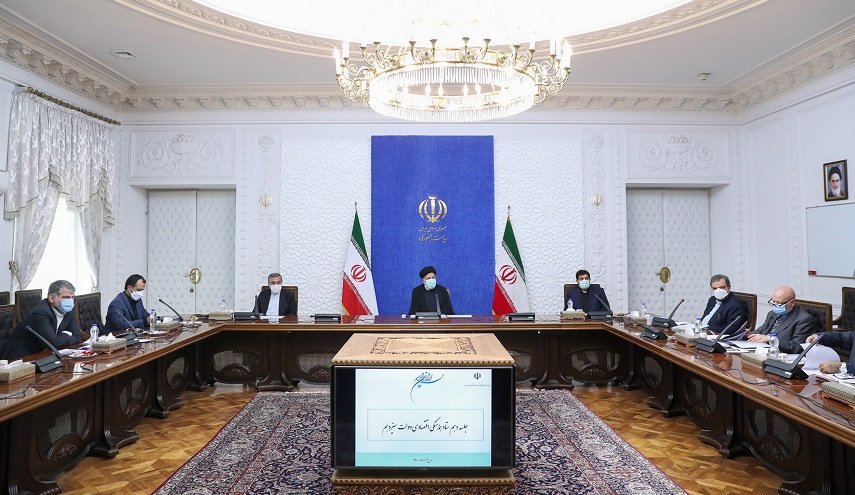 رئيسي يكلف المركزي الإيراني باستعادة أرصدة النقد الاجنبي من الخارج