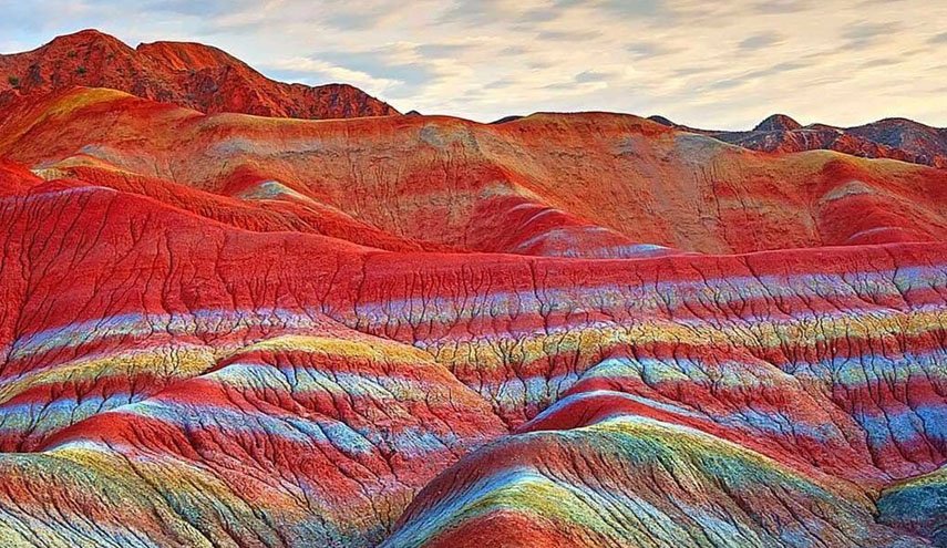 کوه های رنگین کمان ایران را کجا می توان دید؟