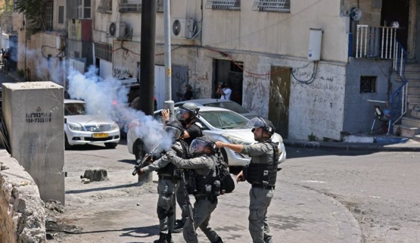 إصابات واعتقالات في مواجهات مع الاحتلال بالضفة والقدس