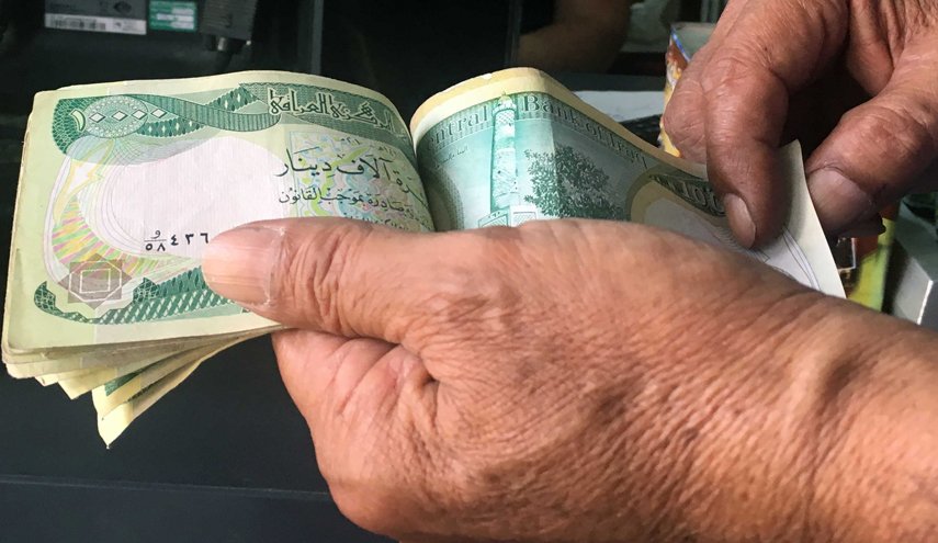 العراق.. الكعبي يدعو الكاظمي للتدخل بإطلاق رواتب المتقاعدين والرعاية الاجتماعية