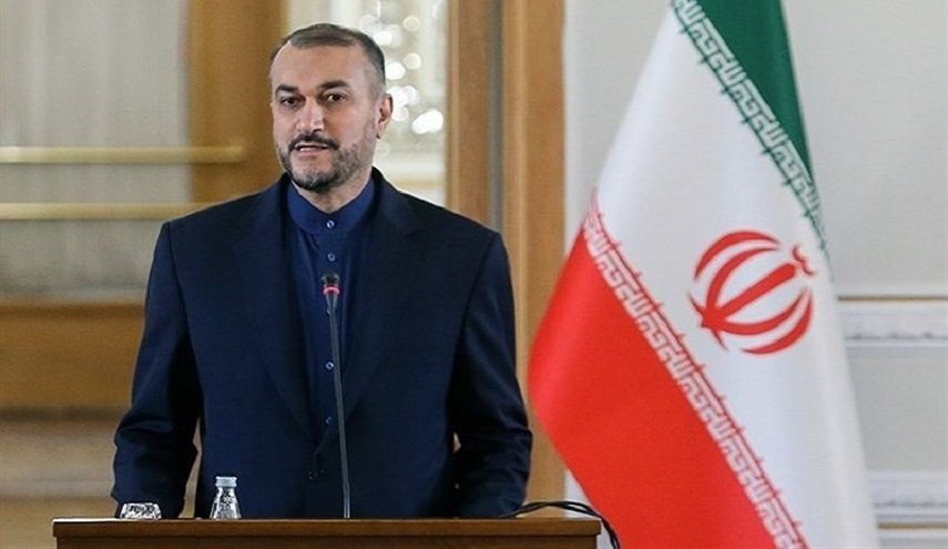 وزير الخارجية الإيرانية يهنىء بانتصارات فريق المصارعة الحرة