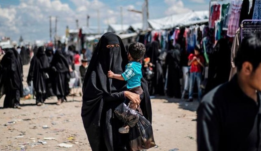 مصادر خاصة للعالم:  قسد تنقل عدد من الاطفال والنساء من مخيم الهول