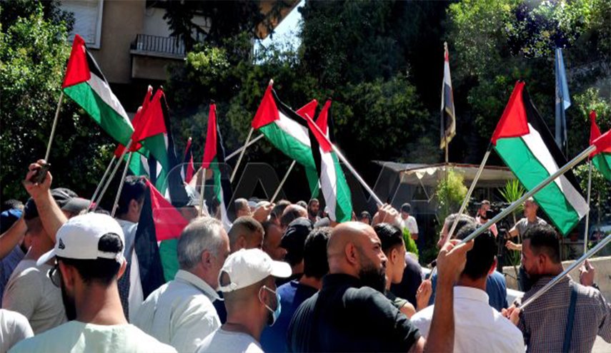 معتصمون في دمشق يرفضون'اتفاق الإطار' بين الأونروا وواشنطن