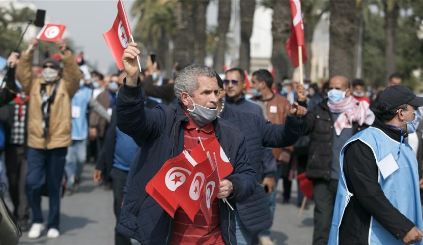حزب العمال التونسي يحشد في شارع الحبيب بورقيبة وينتقد سعيّد