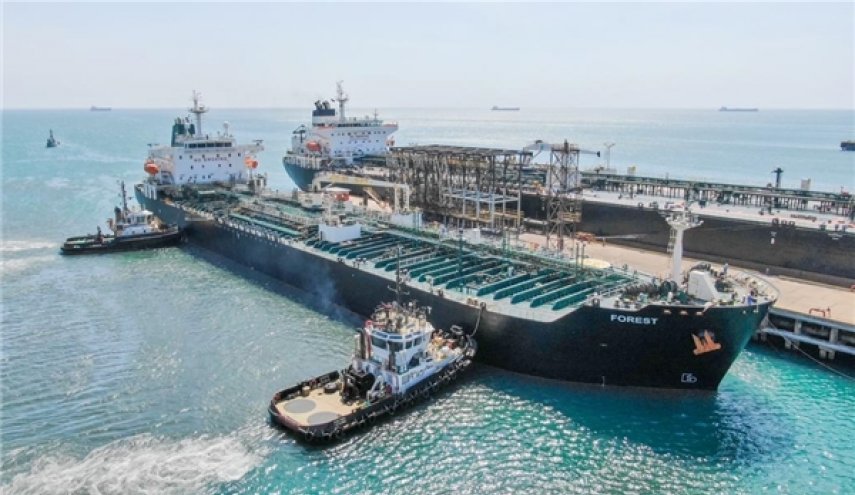 عبر موانئ 'هرمزكان' .. صادرات النفط الايراني تتضاعف 8 مرات