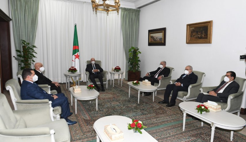 تبون يستقبل رئيس البرلمان الليبي عقيلة صالح  
