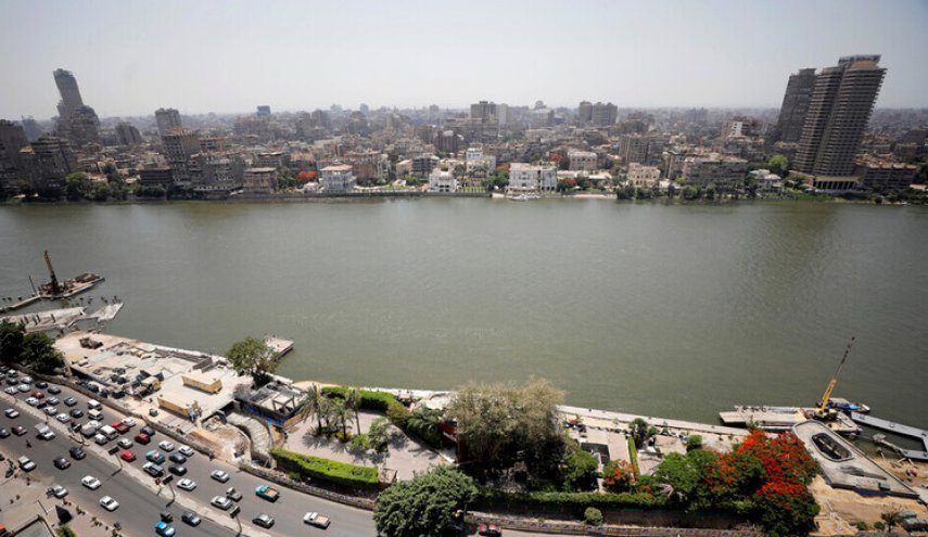 مصر.. سقوط حافلة بركابها في مياه النيل وقوات الإنقاذ تبحث عن ضحايا